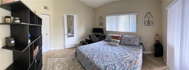 Building Photo - 2445 SW 18th Terrace