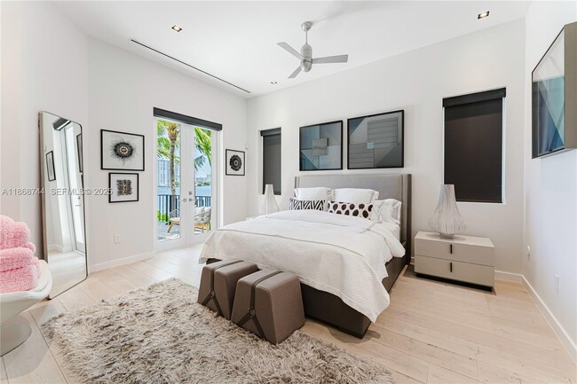 Building Photo - 3916 Island Estates Dr