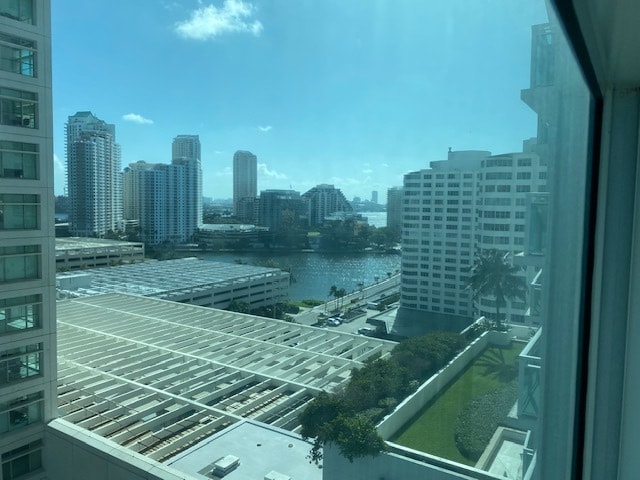 Building Photo - 950 Brickell Bay Dr