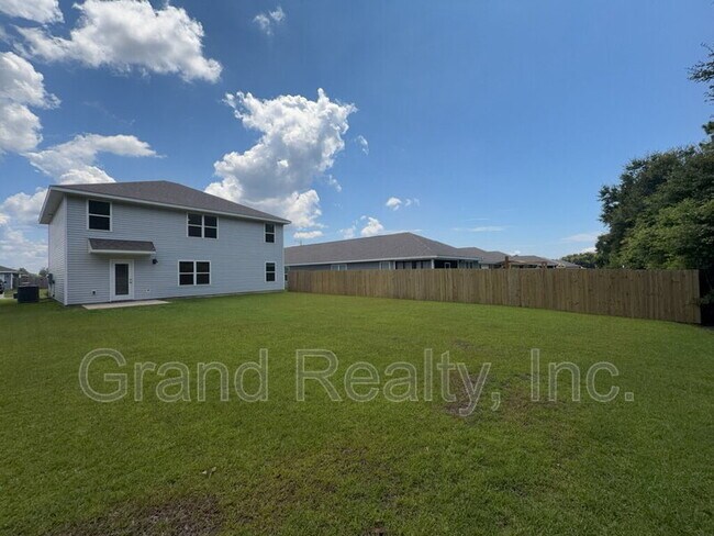 Building Photo - 5431 Peach Dr