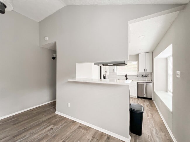 Building Photo - 11007 Tobasa Ct