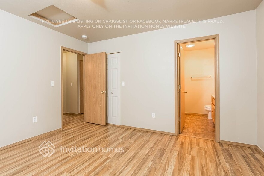 Building Photo - 7400 46th Pl NE