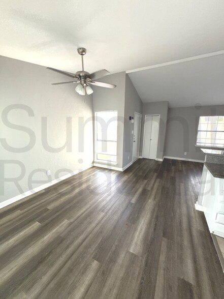 Building Photo - 6078 Dooley Dr