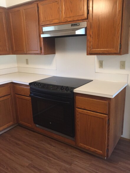 Building Photo - 4099 Scenic Dr