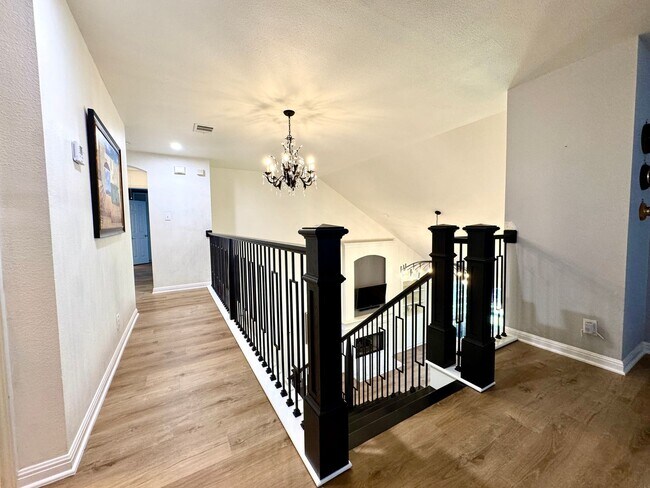 Building Photo - 4 Bedroom/3.5 Bath Rogers Ranch Subdivision