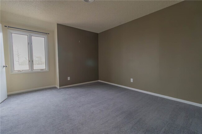 Building Photo - 14 Britten Cir