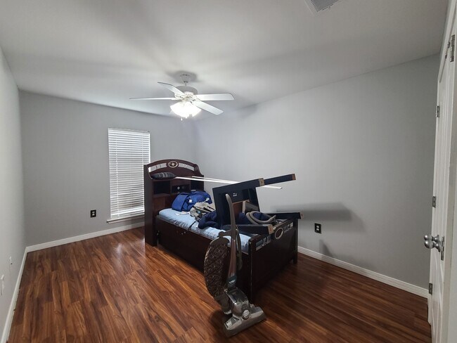 Building Photo - 61471 N 7th St