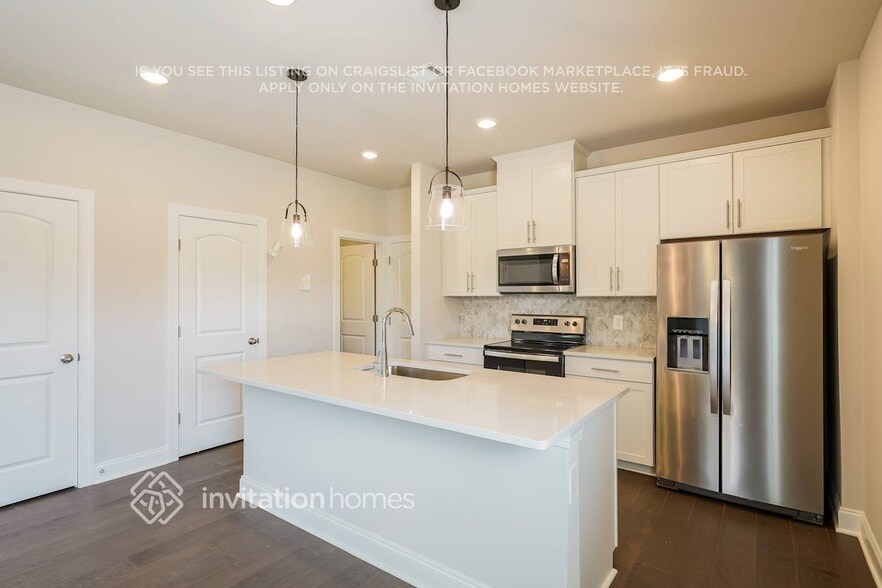 Building Photo - 200 River Rock Dr