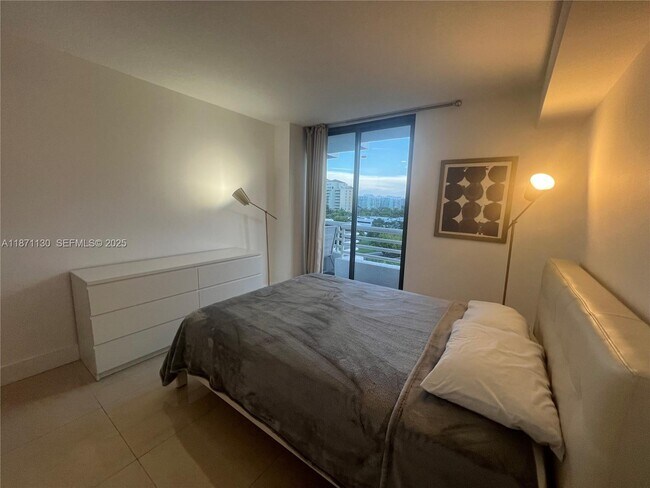 Building Photo - 3300 NE 192 St