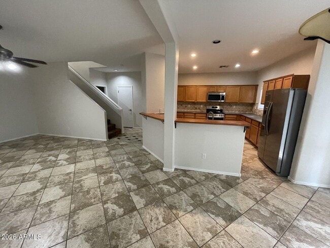 Building Photo - 40411 W Helen Ct