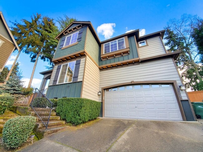 Building Photo - Convenient location near I-405 across from Junita High School