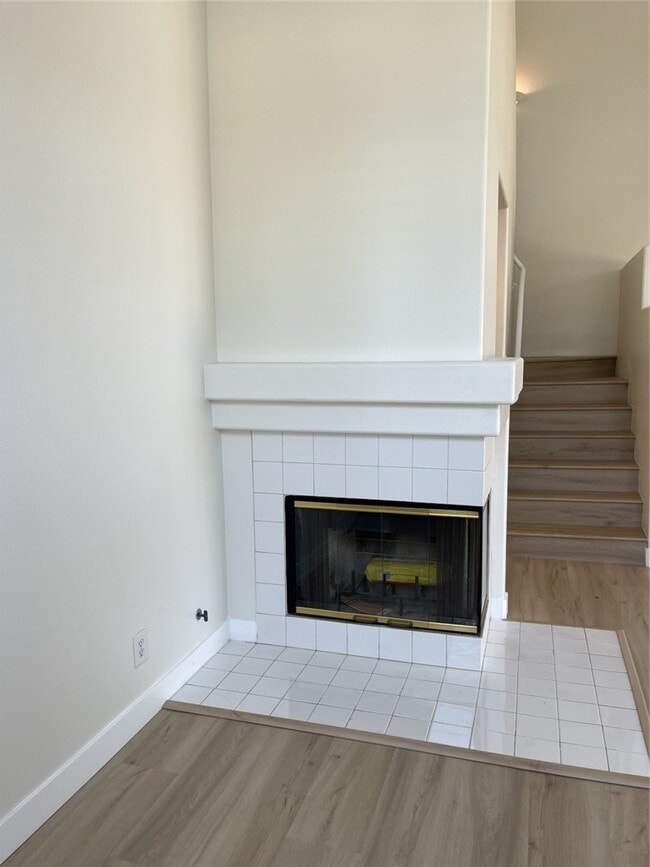 Building Photo - 6 Mansera Pl