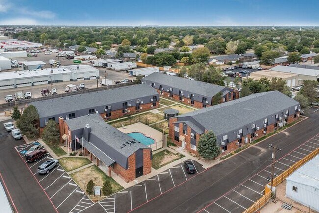 Building Photo - 4320 Canyon Dr