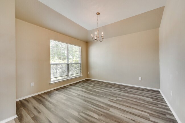 Building Photo - Updated 3-2-2 Ranch in McKamy Evers (North Denton)