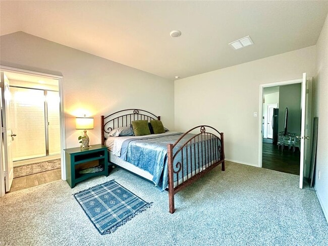 Building Photo - 331 N Richland Dr