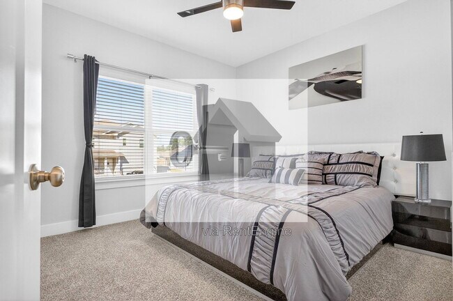 Building Photo - 6076 Rutherford Loop