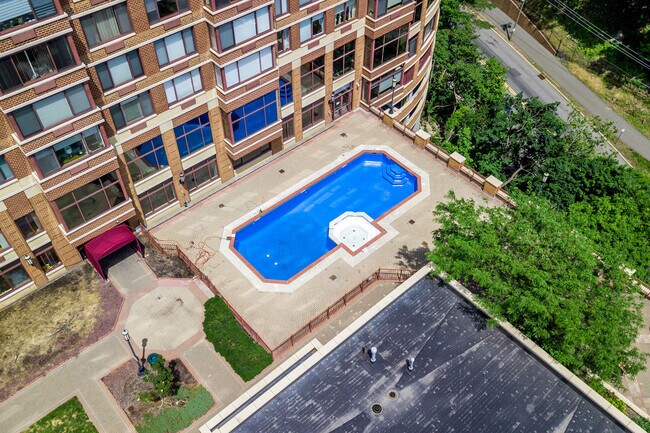 Outdoor Pool - 100 Old Palisade Rd