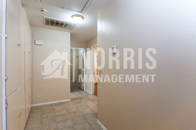 Building Photo - Great Home in a Great Location