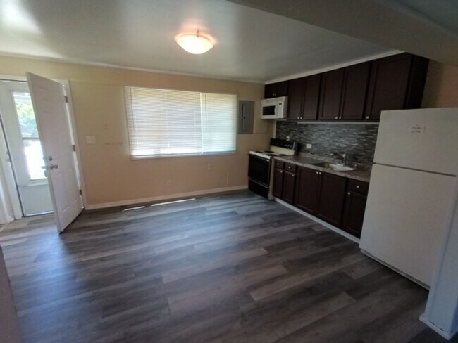Building Photo - 2263 Delton Ct