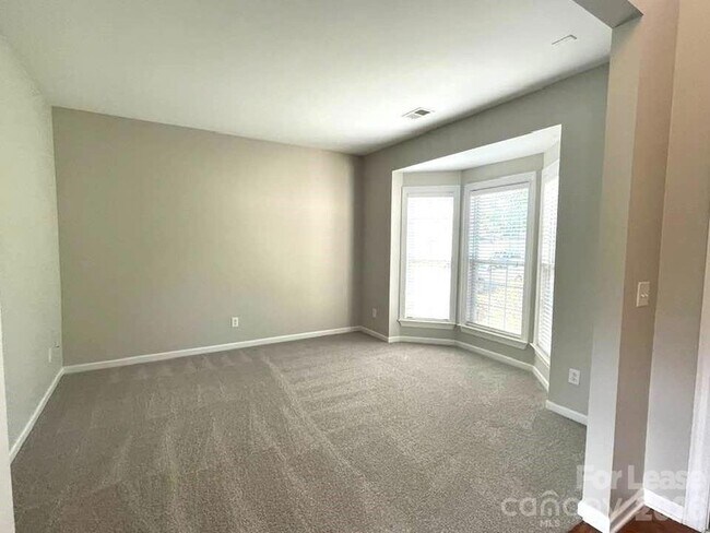 Building Photo - 10345 Falling Leaf Dr NW