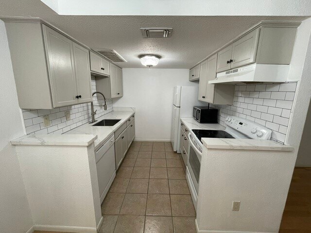 Building Photo - 2350 Bering Dr