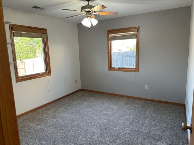 Building Photo - GREAT FAMILY HOME!