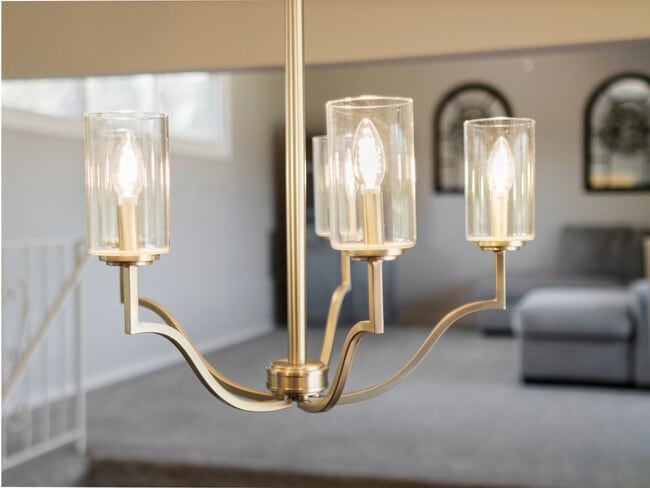 Building Photo - Spacious 4-Bedroom Pet-Friendly Home in North Spokane