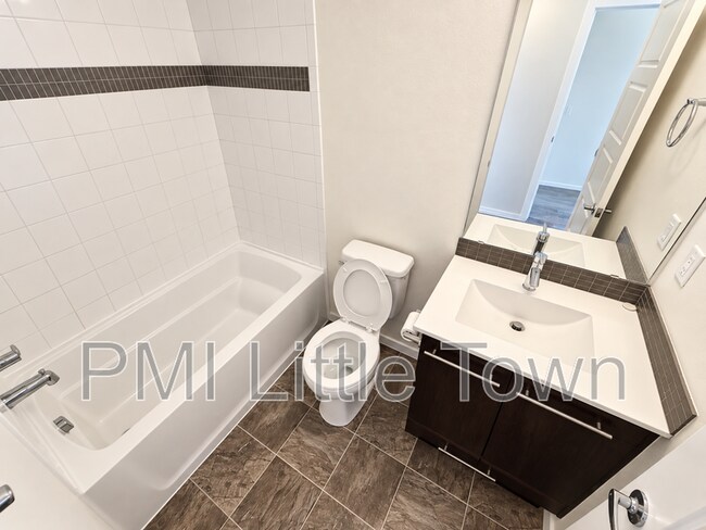 Building Photo - 9785 Dunning Cir