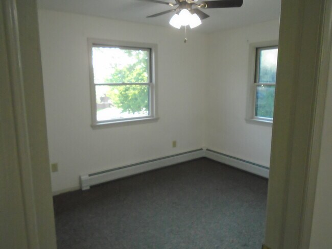 Building Photo - 3405 Sullivan Trl