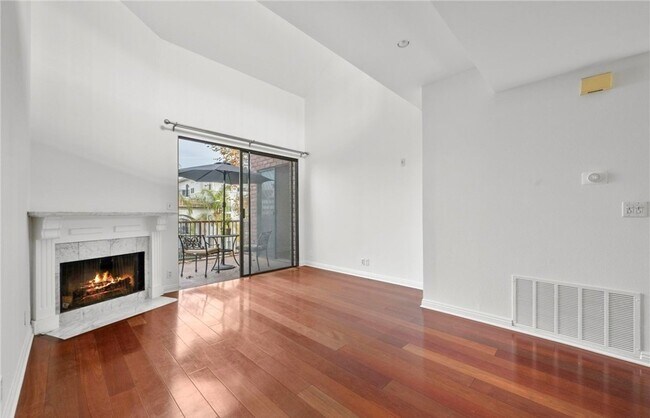 Building Photo - 330 Cordova St