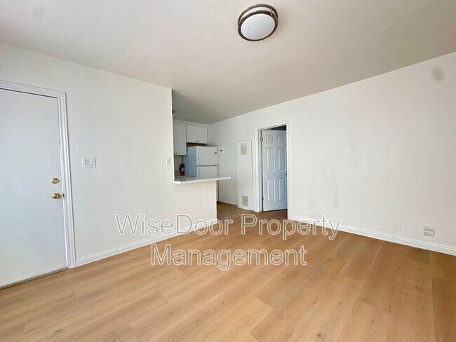 Building Photo - 5934 D