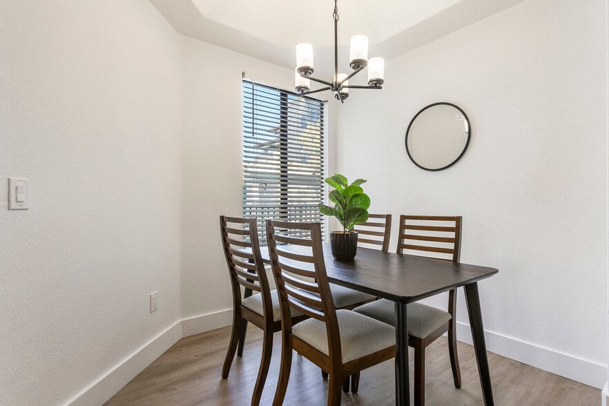 Building Photo - 14201 N 70th Way