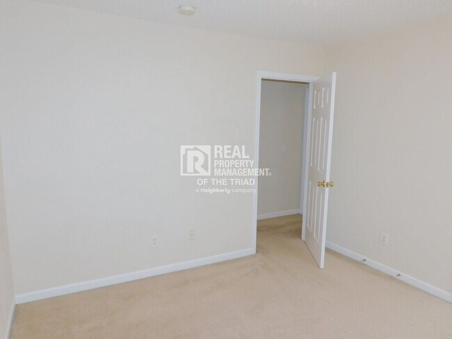 Building Photo - *NW High School* Lovely 4BR/2.5BA Home off...