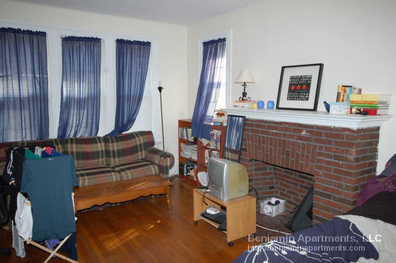 Building Photo - 15 Glenville Ave