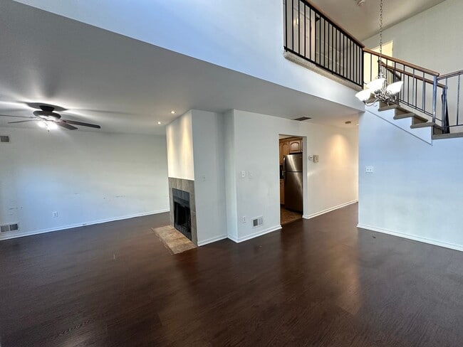 Building Photo - 2 bedrooms 2.5 bath