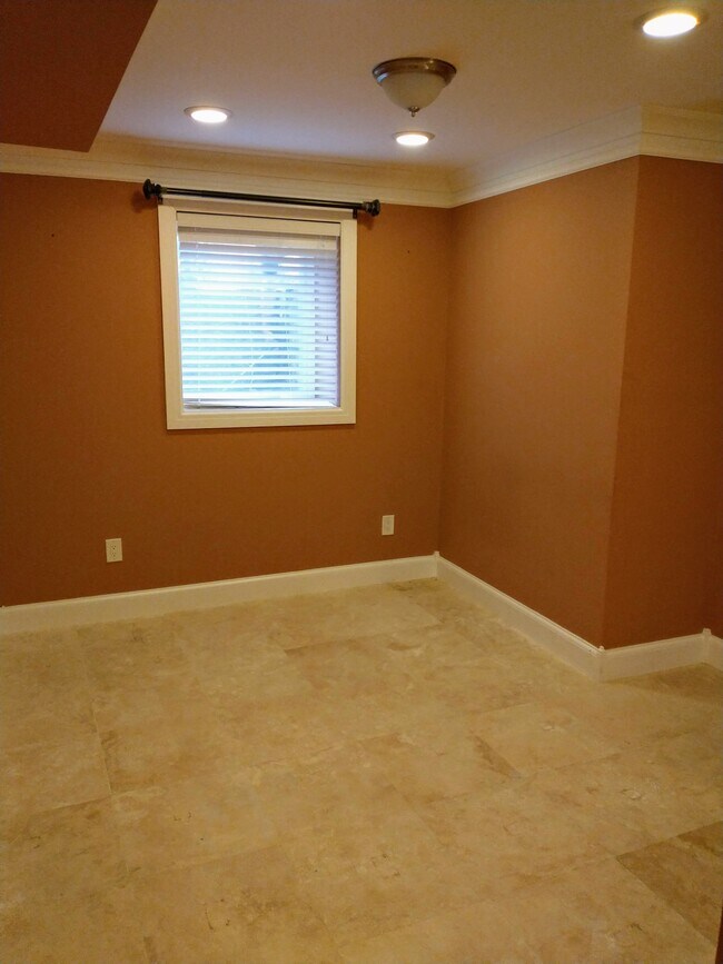 Building Photo - 5501 Brooklyn Ave NE