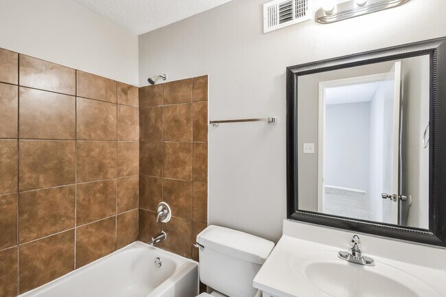 Building Photo - 3512 Chevron Cove