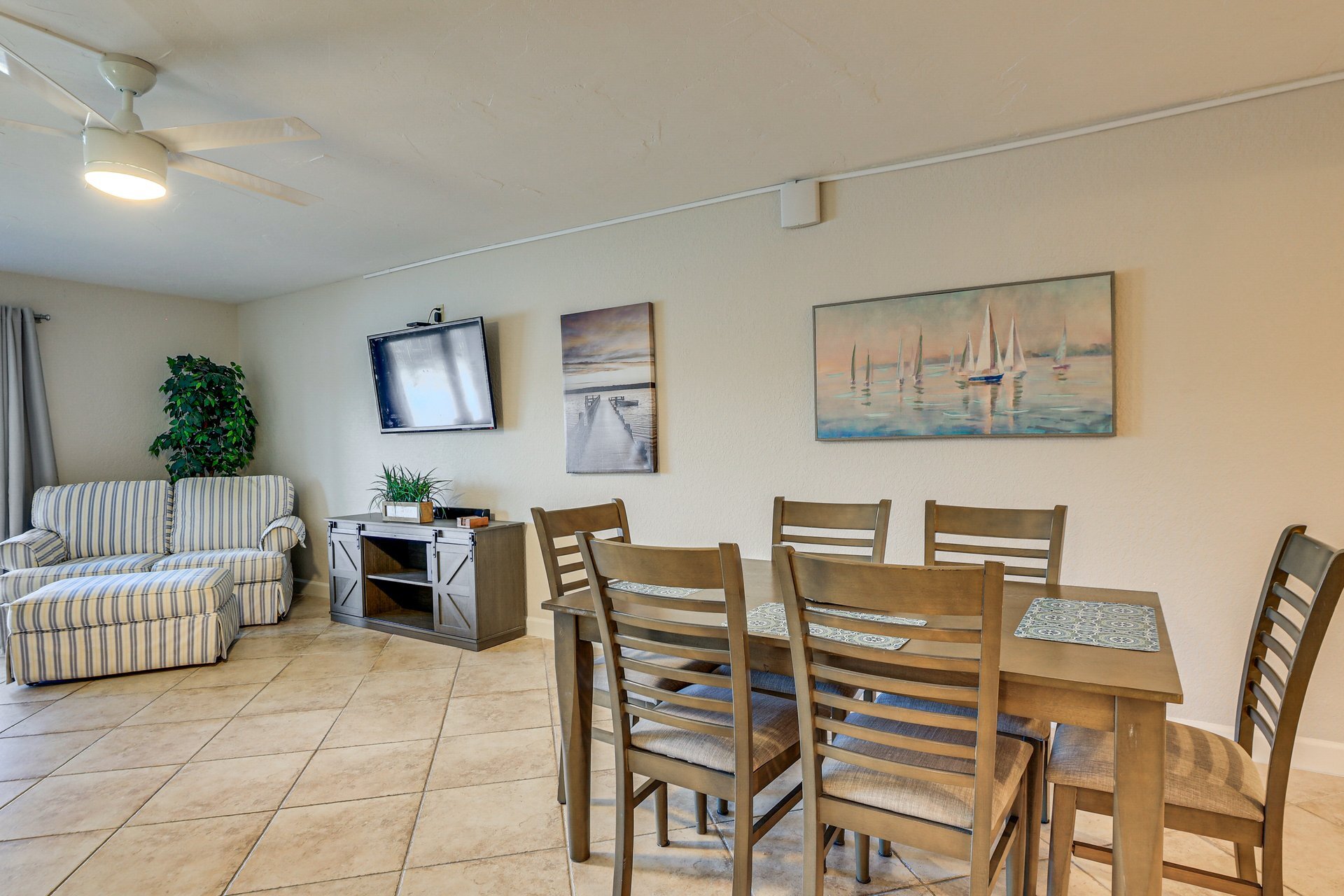 Building Photo - 7930 Sun Island Dr S