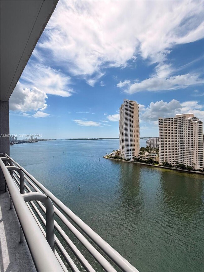 Building Photo - 335 S Biscayne Blvd
