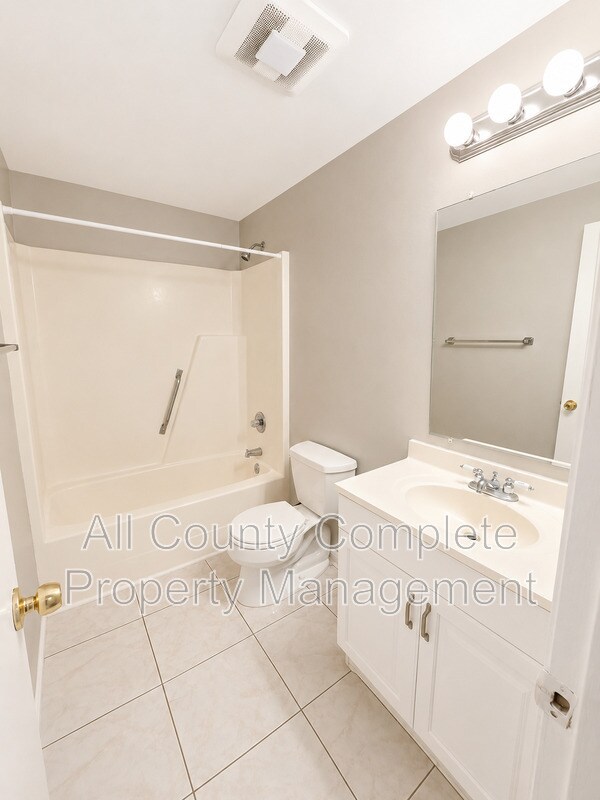 Building Photo - 10881 Key Coral Dr