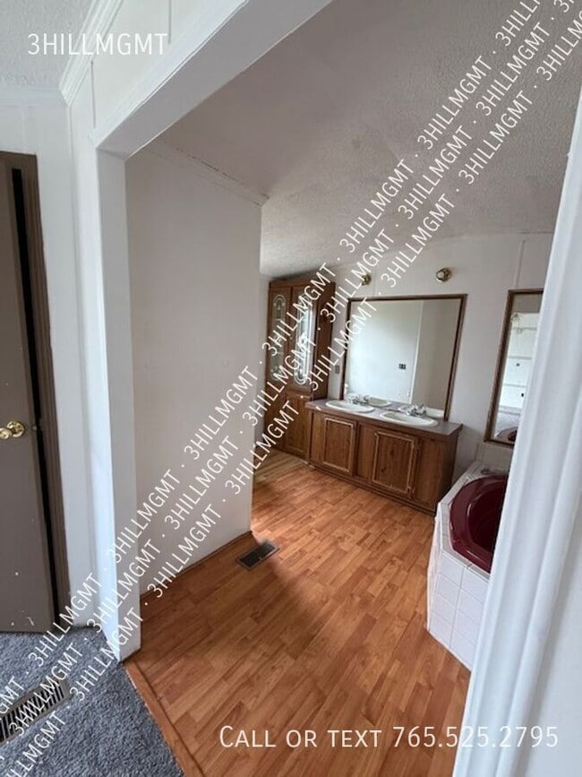 Building Photo - 291 Valley Brook Cir