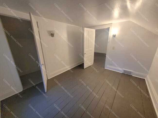 Building Photo - 1411 Bliss St