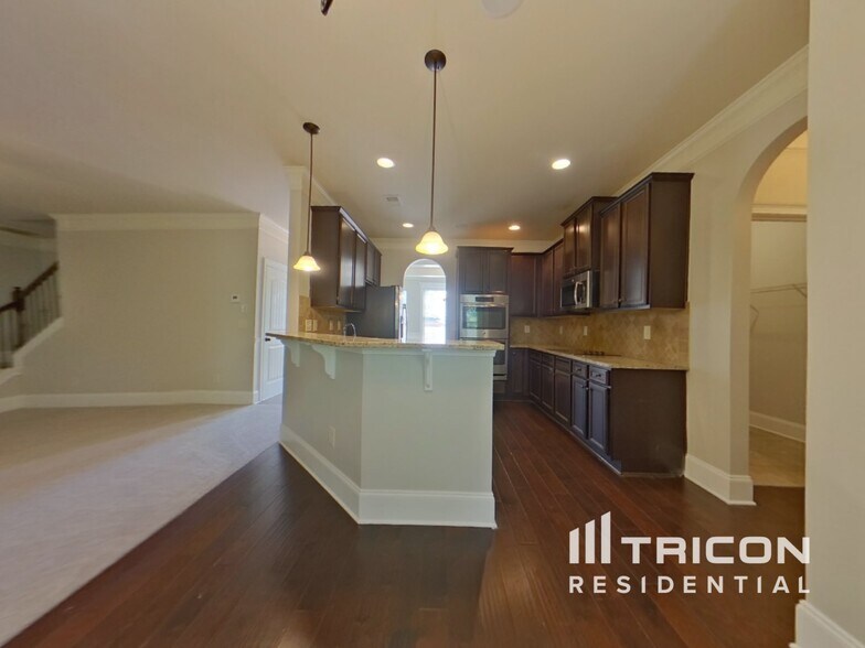 Building Photo - 349 Oatgrass Dr