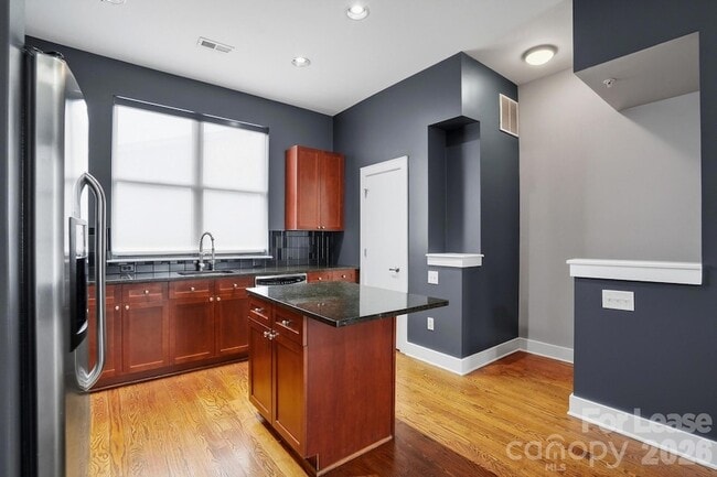 Building Photo - 440 N McDowell St