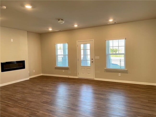 Building Photo - 511 Ruths Dr