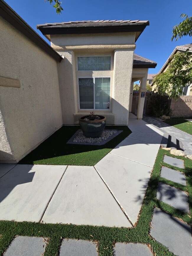 Building Photo - 3760 Candytuft Ridge Ave