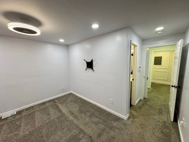 Building Photo - UP TO $500 OFF ONE MONTH!