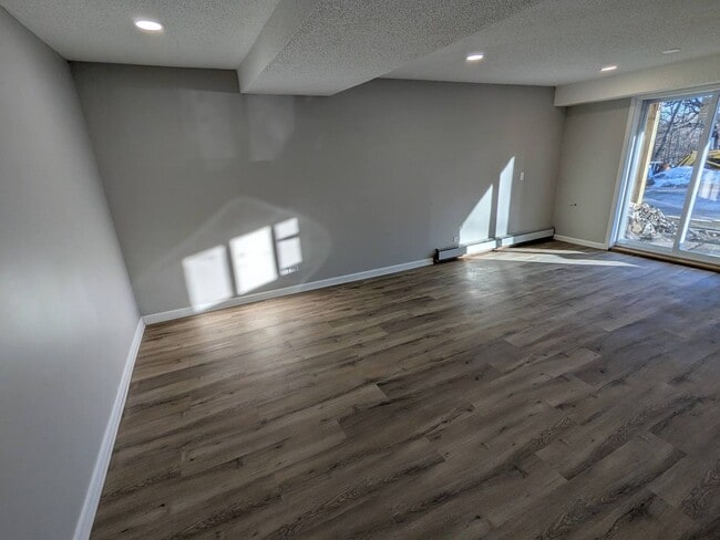 Building Photo - 28600 W Grass Lake Rd