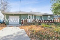 Building Photo - UPTOWN ANKENY!! 3 Bedroom, 2 Bath Home in Ankeny