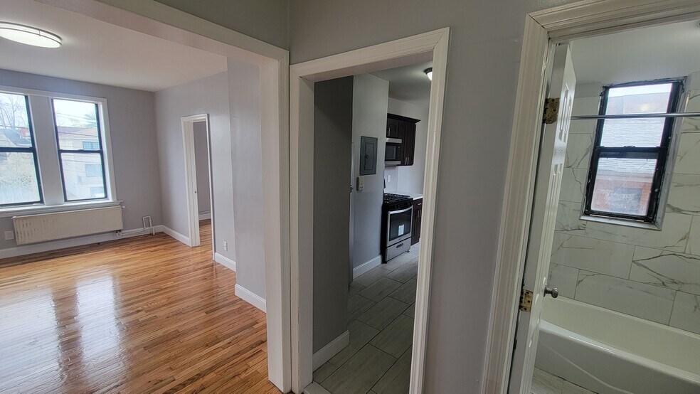 Primary Photo - 715 Avenue C Ave